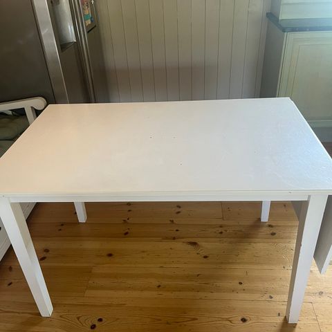 Kjøkkenbord hvitt
