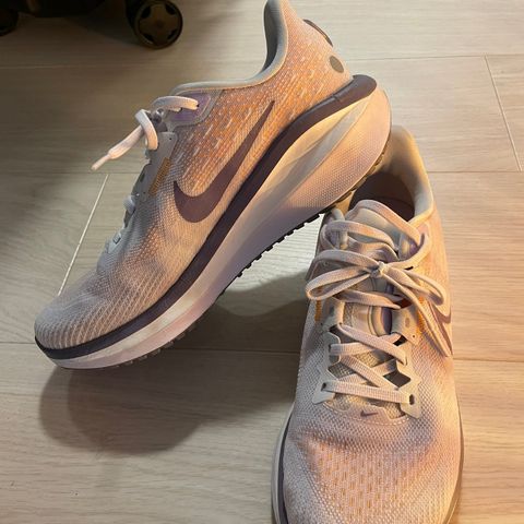 Nike Zoom Vomero 17 dame str 39