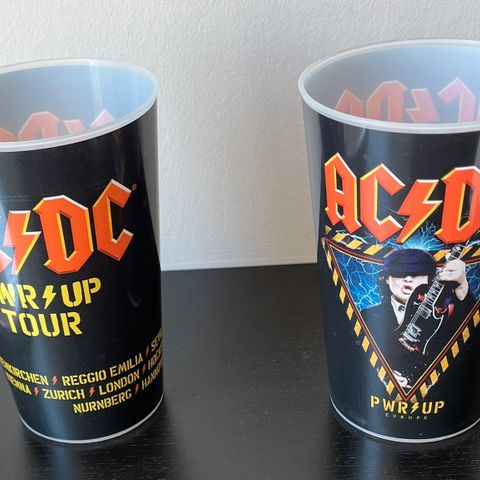 AC/DC 0,5 liter plastkopper fra PwrUp Tour