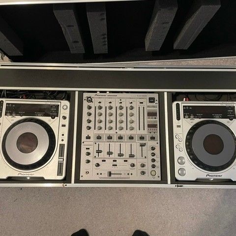 DJM 600 mixer og 2 stk CDJ 800 spillere selges