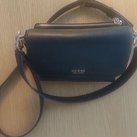 GUESS - ALEXIE CROSSBODY FLAP