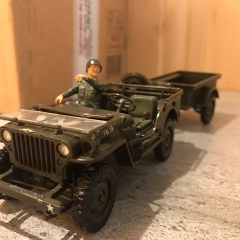 Willys jeep 1:35 skala