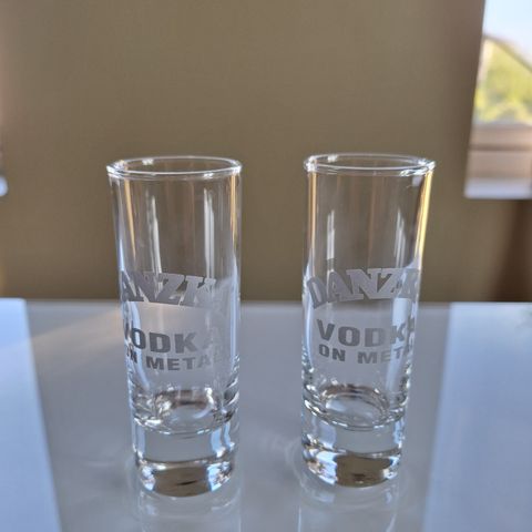 2 Danzka Vodka snapsglass ON METAL