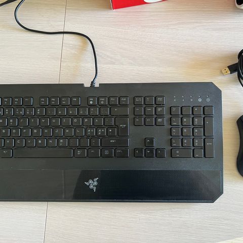 Tastatur og mus selges samlet, Razor