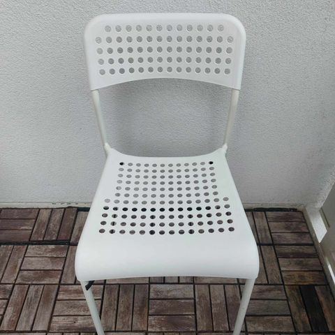 Hvit stol / White chair
