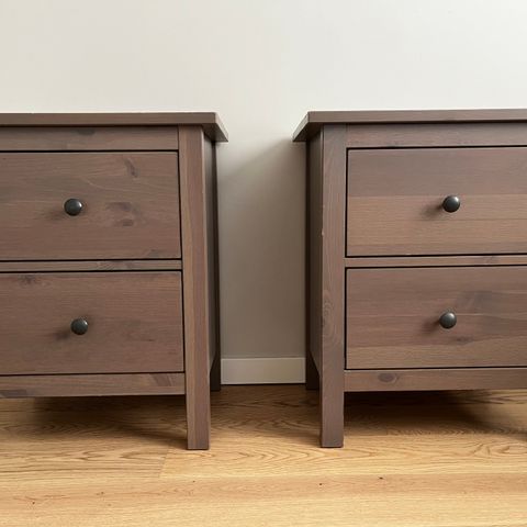 Hemnes nattbord med 2 skuffer fra IKEA