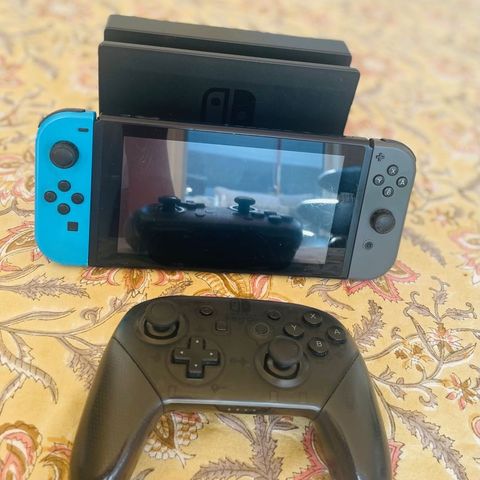 Nintendo switch med mye ekstra utstyr