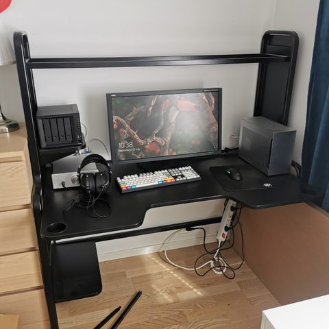 IKEA Fredde skrive/PC-bord (les beskrivelse!)