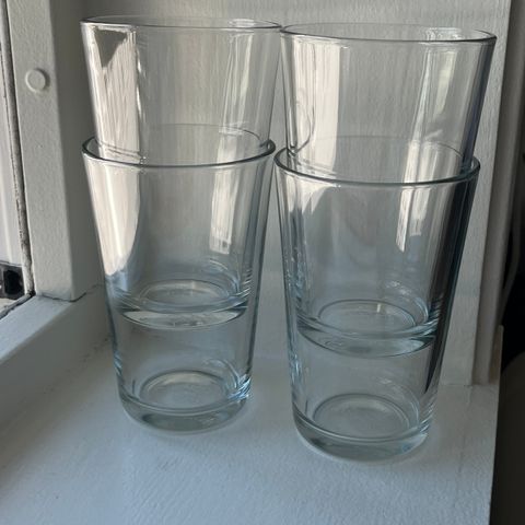 (Reservert) 4 store glass fra IKEA gis bort - må hentes i dag eller i morgen