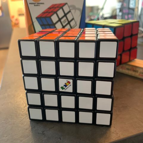 Rubik's kuber, 100 per stk