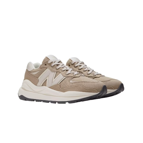 New Balance str 40 (små i str)