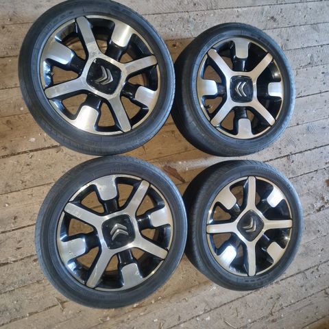 Reservert t. o. m lørdag 27.  Citroen 17" felger (orginale)