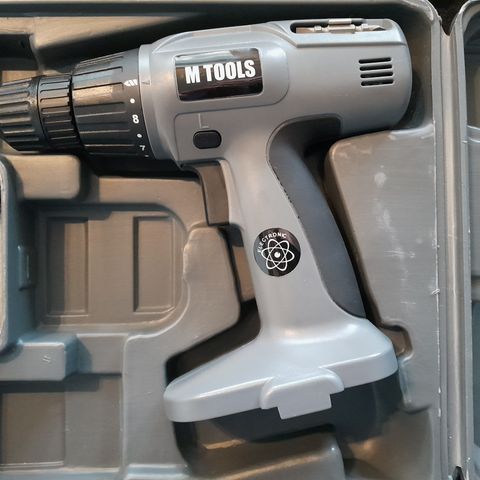 M tools drill i koffert