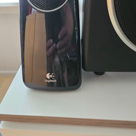 Logitech pc høytalere selges