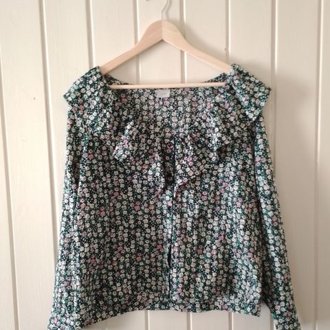 Blomstrete tunika/bluse fra Ichi, uten str lapp