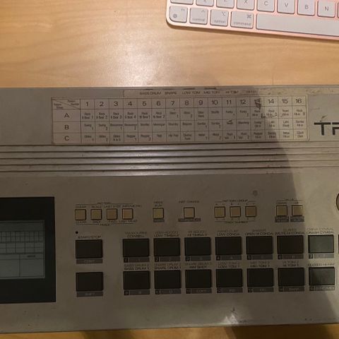 Roland TR626