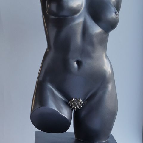 Torso skulptur 53 cm av Line Jenssen