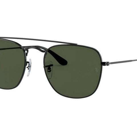 Ray-Ban RB3557