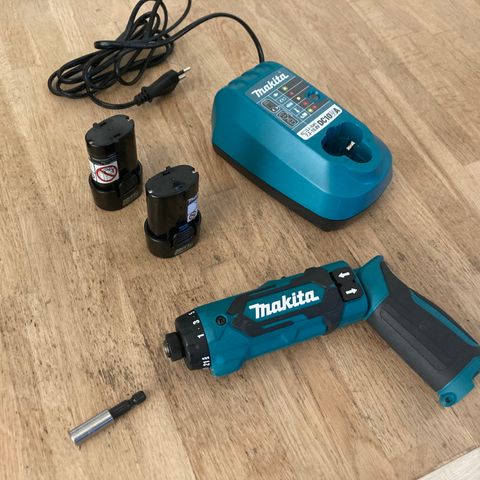 Makita DF012DSE Drill/elektrisk skrutrekker