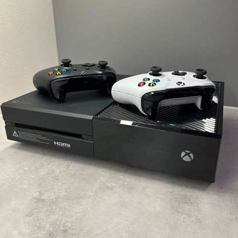 Xbox One med 2 kontroller