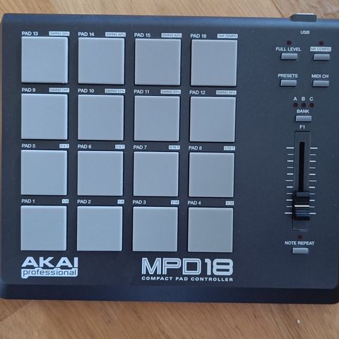 MIDI controller - AKAI MPD18