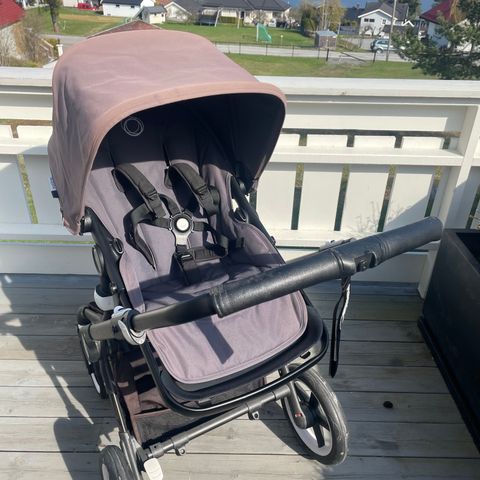 Bugaboo FOX ligg og sitt vogn