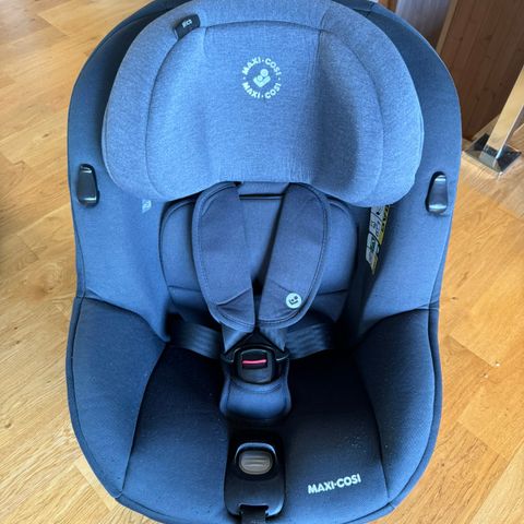 Maxi cosi MICA i-size vendbart med base