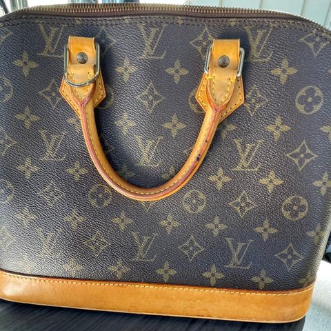 Vintage Louis Vuitton Alma  pm size