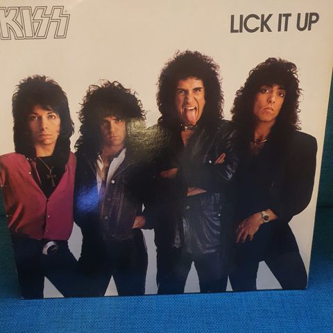 KISS - Lick It Up