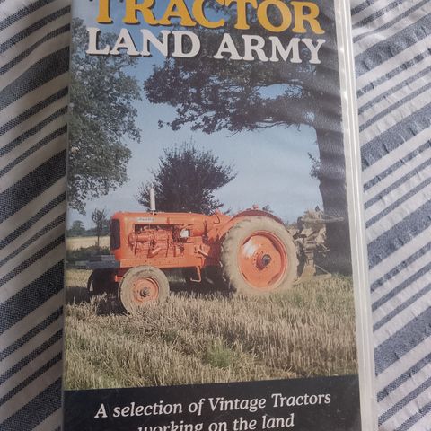 Britiske dokumtarer om Vintage Tractors på VHS filmer Selges!