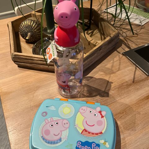 Peppa gris matboks og drikkeflaske