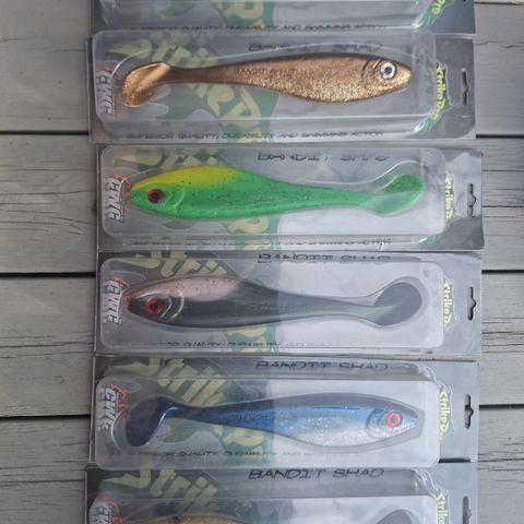 6 stk Strike Pro Bandit Shad 23 cm/80 gram.