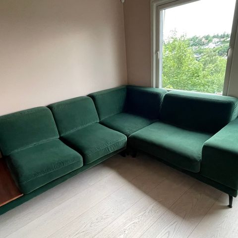 //Reserverad// Grønn hjørnesofa selges