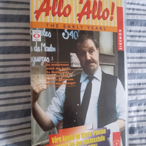 Allo Allo (Kjent britisk tv serie) på VHS selges!