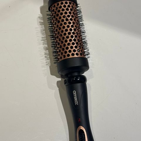 Amika Blowoutbabe thermal brush