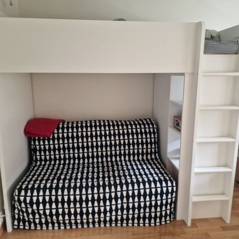 Loftsseng (IKEA STUVA) 90x200 m/madrass og overmadrass