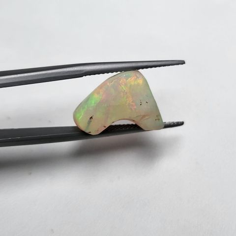 Natural Stor Opal Krystall som har 6.80 CT