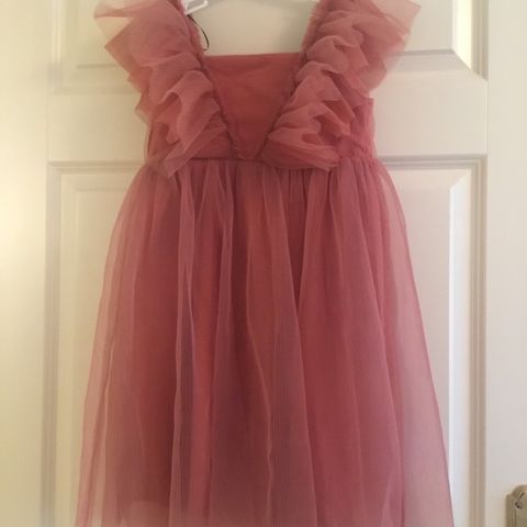Flott rosa kjole i str 134