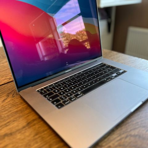 MacBook Pro 16" (2019) - Core i9, 16GB RAM, 1TB