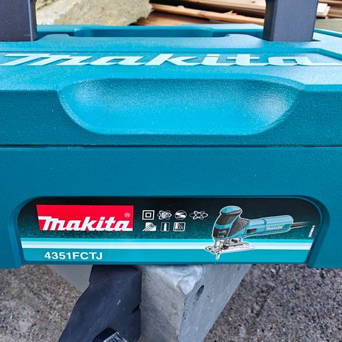 Makita stikksag 4351FCTJ byttes