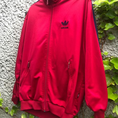 Vintage Adidas jakke-(med delvis defekt glidelås)