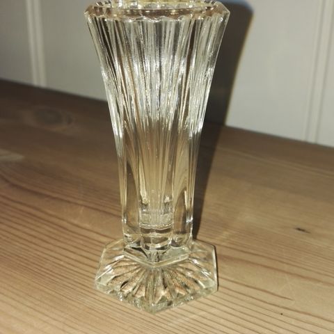 Liten gammel vase