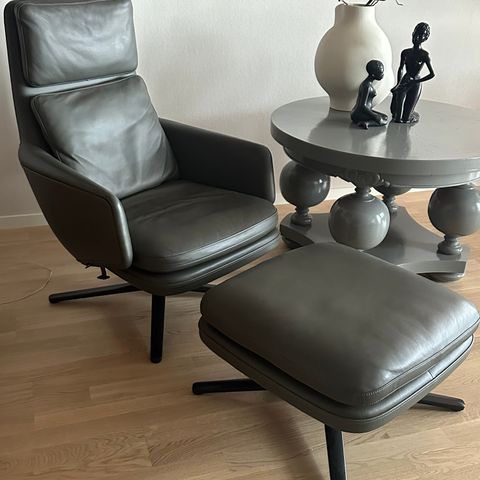 Vitra Repos + Ottoman