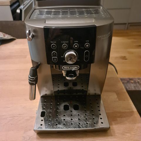 Delonghi kaffemaskin med cappuccinatore