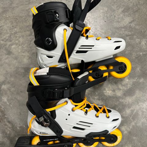 Rollerblades, 44str