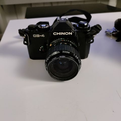 Chinon CE-4 med objektiv