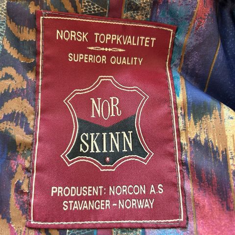 Vintage Burgunder norsk skinnjakke  - gi bud