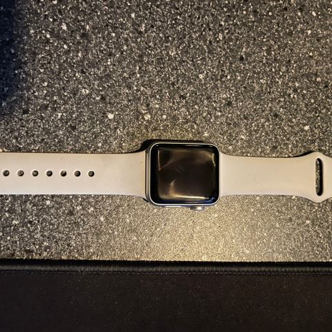 Nesten ubrukt apple watch series 3 38mm