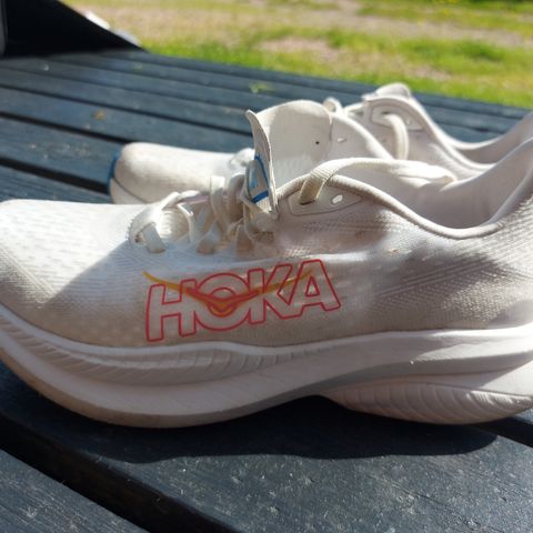 Hoka Mach 6