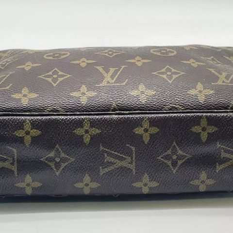 Louis Vuitton Trousse Toilet 23 monogram